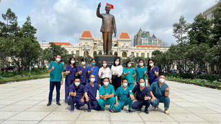 Ngày trở về lưu luyến