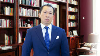 Càng nhiều gian nan, càng nhiều tấm gương tỏa sáng