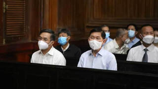 “Thần thiêng nhờ bộ hạ” 