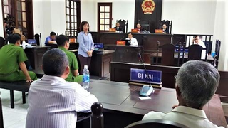 Đặt lợi ích của người dân, đất nước lên hàng đầu khi tranh luận