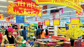 Hàng Tết sẵn sàng, chờ “cầu” lên cao