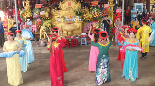  Linh thiêng miếu Bà Rá ở Bình Phước