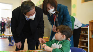  Hàng triệu học sinh náo nức trở lại trường