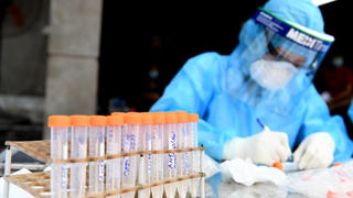 Biến chủng Omicron đột nhiên chiếm ưu thế tại TP HCM: Có đáng lo ngại?