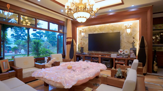 Biệt thự Phó chủ tịch FPT: Đâu đâu cũng là đá ngọc và hoa sen