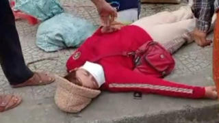 Sự việc người bán rong bị “cưỡng chế”, ngã bất tỉnh ngoài đường: Nhóm nhân viên Ban quản lý chợ lạm quyền của công an?