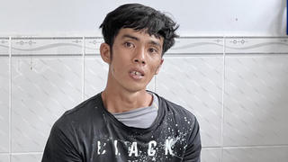 Trèo vào nhà vệ sinh, đoạt mạng "vợ hờ"