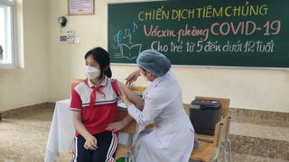 Tiêm vaccine phòng COVID-19 cho trẻ từ 5 đến dưới 12 tuổi: Những lưu ý khi chăm sóc trước và sau tiêm cho trẻ