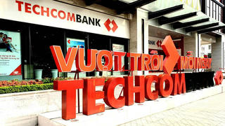 Nhiều tình tiết kỳ lạ trong vụ khách hàng tố “bốc hơi hơn 13 tỷ đồng” 