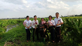 Niềm vui sống từ những… khoản vay