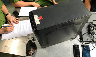 Manh mối triệt phá hai đường dây làm giả giấy tờ tinh vi