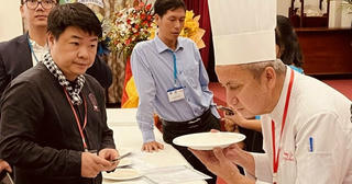 Sẽ trả lại giấy chứng nhận, cúp và tiền thưởng cho ban tổ chức