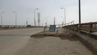 Cây cầu tại Hà Nam hư hỏng do va chạm với tàu thủy: Nghi vấn thước đo mực nước tại trụ cầu “không chuẩn”