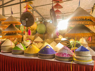 Nghệ nhân Tạ Thu Hương: Sáng tạo phát triển những chiếc nón lá truyền thống 