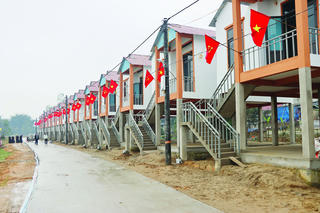 Xóm Vạn Chài rộn ràng đón Tết trong những ngôi nhà tình nghĩa