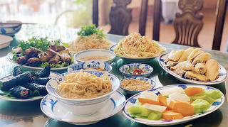 Hương vị Tết xưa từ mâm cỗ làng Bát Tràng