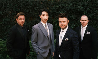 Ca sĩ Việt hát cùng “sao” ngoại: Yếu tố nào để đảm bảo thành công?