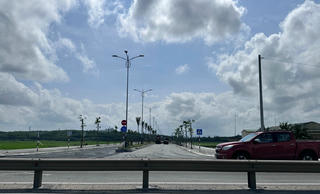 Quảng Ngãi: Bỏ hàng chục tỷ đồng xây con đường “cụt” “chờ” khu dân cư 