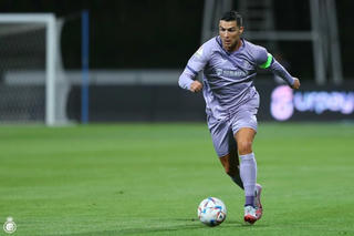 Ronaldo thể hiện thái độ với HLV Al Nassr sau trận hoà