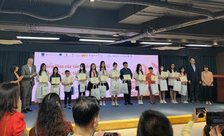 60 tác phẩm được trưng bày tại Triển lãm các tác phẩm đoạt giải cuộc thi "Sáng tác về nhân vật châu Âu"