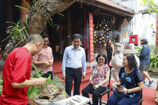 Hà Nội có nghề “chuyên bạc”... 