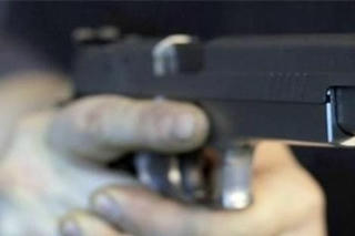 Ngăn vụ ẩu đả, 1 cán bộ công an và 2 người dân bị thương do đối tượng nổ súng