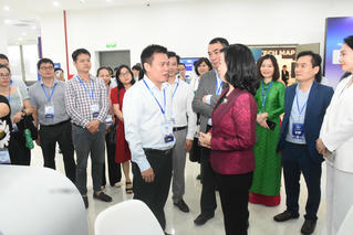 “Cung cấp dịch vụ y tế trên nền tảng dữ liệu số” 