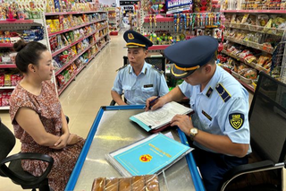 Quản lý thị trường Phú Thọ tăng cường kiểm tra hàng hóa dịp Tết Trung thu