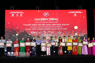 Diễn đàn giao lưu văn hóa nghệ thuật 'Thanh niên với Sắc màu Văn hóa ASEAN'