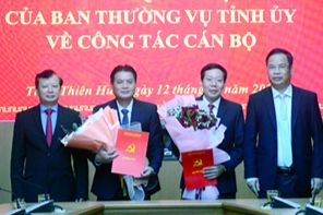 Thừa Thiên Huế công bố quyết định điều động, luân chuyển cán bộ