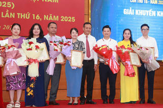 Tác phẩm “Phù sa sẽ chữa lành những vết thương của núi rừng Tây Bắc” đạt giải Báo chí Lào Cai lần thứ 16