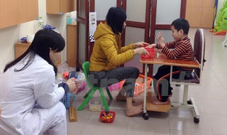 Lạ lùng lớp học thầy nhiều hơn trò giữa Hà Nội