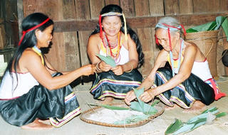 Người Cor ăn Tết Xa A - Ní