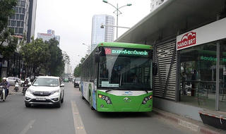Xe buýt nhanh BRT Hà Nội: Tín hiệu khả quan  sau ba tháng “thử lửa”