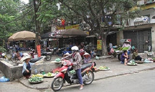 Khi chợ “tước” niềm vui con trẻ 