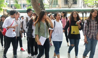 Xét tuyển nguyện vọng 1 kỳ thi ĐH, CĐ năm 2017: Căng thẳng vì điểm cao