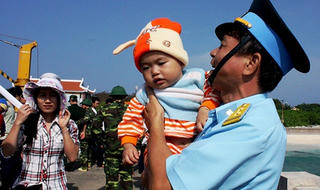 Những người lính giữ trời Trường Sa và hai đầu nỗi nhớ