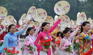 Phụ nữ tham gia giảm nhẹ rủi ro thiên tai và thích ứng với biến đổi khí hậu