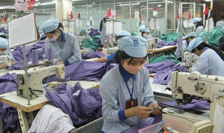 51,3% người lao động có thu nhập vừa đủ trang trải cuộc sống