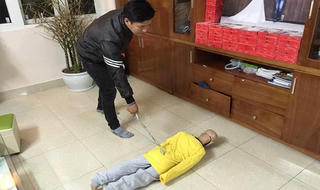 Lời khai rợn người của người cha đánh con trai 10 tuổi gãy xương sườn, rạn xương sọ