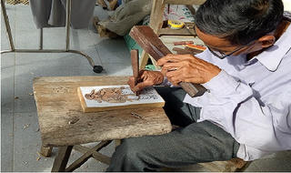 Truyền nhân  của dòng tranh làng Sình đất cố đô
