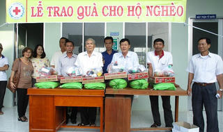 Cụ ông 80 tuổi vẫn hăng say làm từ thiện 