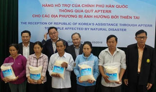 Hàn Quốc viện trợ 10.000 tấn gạo cho người dân bị thiên tai Việt Nam