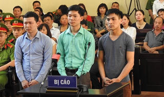 Hoãn phiên xử vụ sự cố y khoa làm 8 người chết ở Hòa Bình