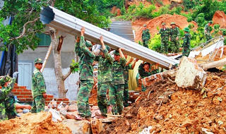 Quân đội chủ động  cứu hộ, cứu nạn mùa mưa lũ