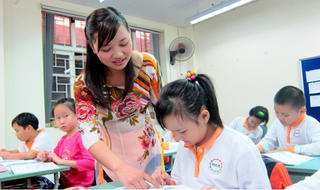 Bao giờ lương giáo viên đủ sống?