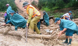 Hơn 6.000 cán bộ, chiến sĩ Quân khu 2 giúp người dân khắc phục hậu quả thiên tai