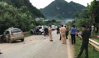 Xe cứu thương va chạm với taxi đi ngược chiều, một người tử vong