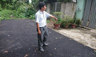 Bị bắt, bị phạt vì tự làm đường nhựa dân sinh: Lạm quyền, ức hiếp dân lành?