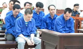 Lập hồ sơ khống, lừa nhà băng hàng trăm tỷ đồng